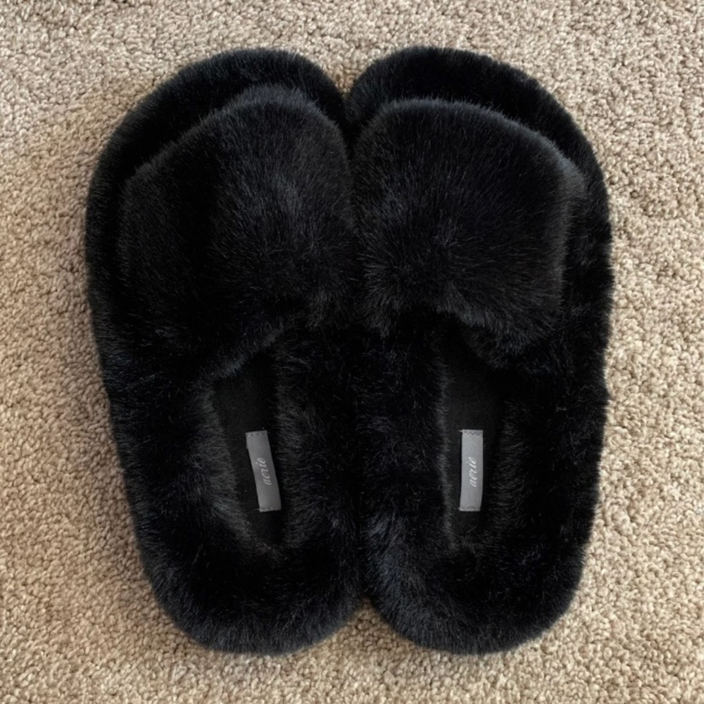 Aerie faux fur slides